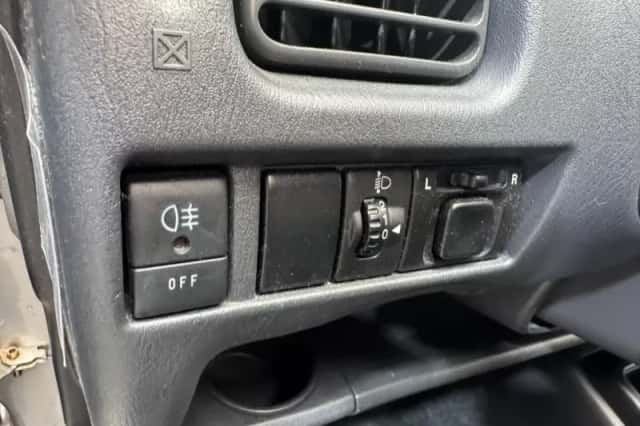 Suzuki Ignis (2004) thumbnail 18