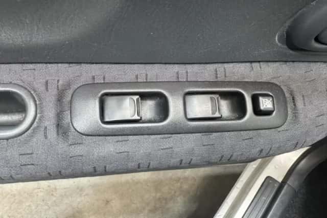 Suzuki Ignis (2004) thumbnail 19