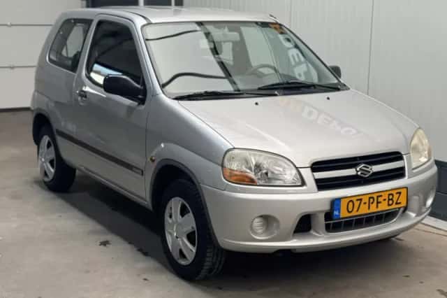 Suzuki Ignis (2004) thumbnail 3