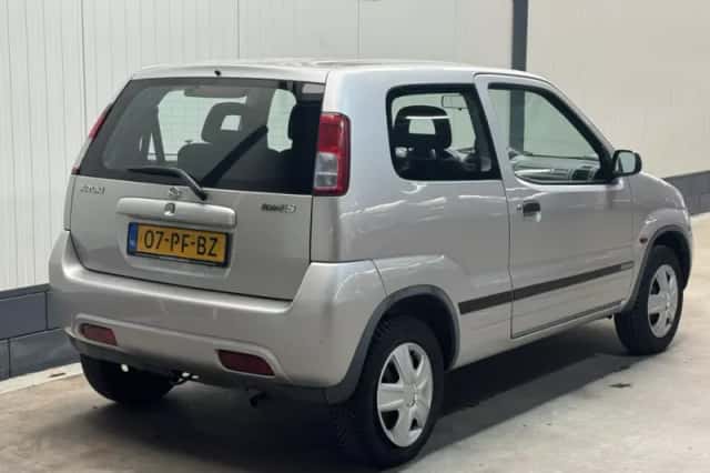 Suzuki Ignis (2004) thumbnail 5