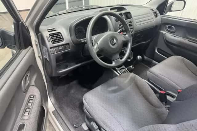 Suzuki Ignis (2004) thumbnail 10