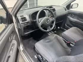 Suzuki Ignis (2004) thumbnail 10