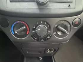 Chevrolet Aveo thumbnail 16