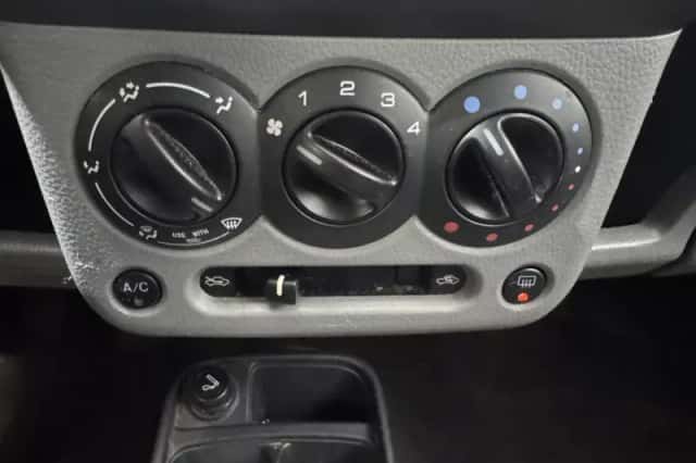 Suzuki Ignis (2006) thumbnail 17