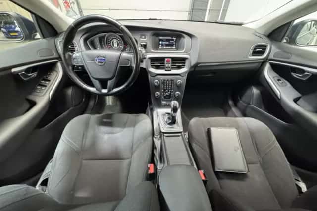 Volvo V40 (2014) thumbnail 11