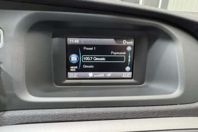 Volvo V40 (2014) thumbnail 13