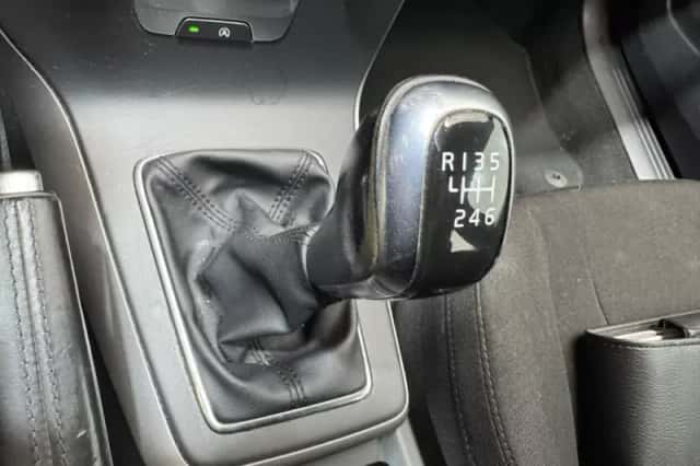 Volvo V40 (2014) thumbnail 15
