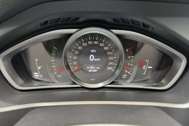 Volvo V40 (2014) thumbnail 16