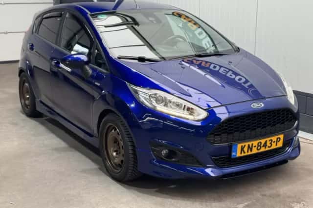 Ford Fiesta (2016) thumbnail 3