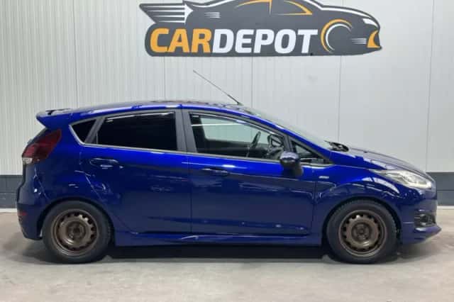Ford Fiesta (2016) thumbnail 4