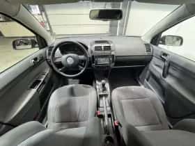 Volkswagen Polo (2003) thumbnail 11