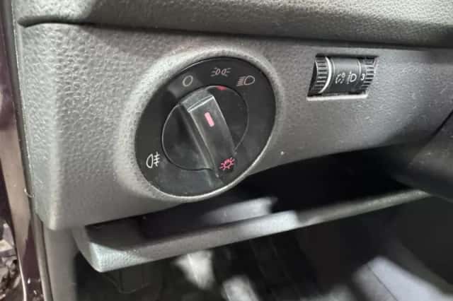 Volkswagen Polo (2003) thumbnail 17