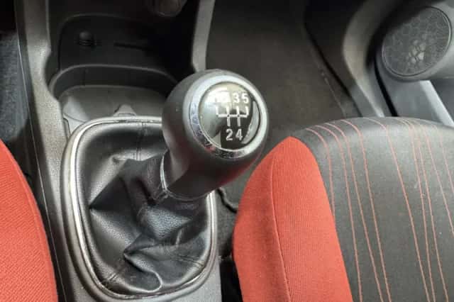 Opel Corsa (2008) thumbnail 14