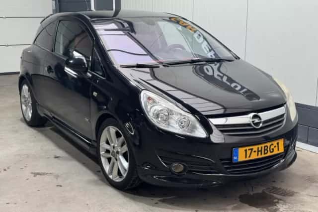 Opel Corsa (2008) thumbnail 3