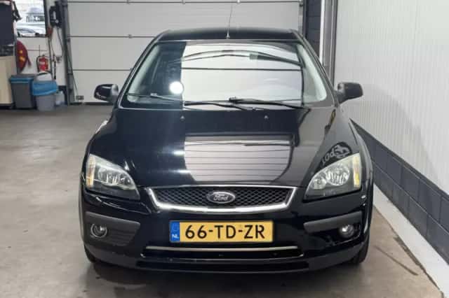 Ford Focus (2006) thumbnail 2