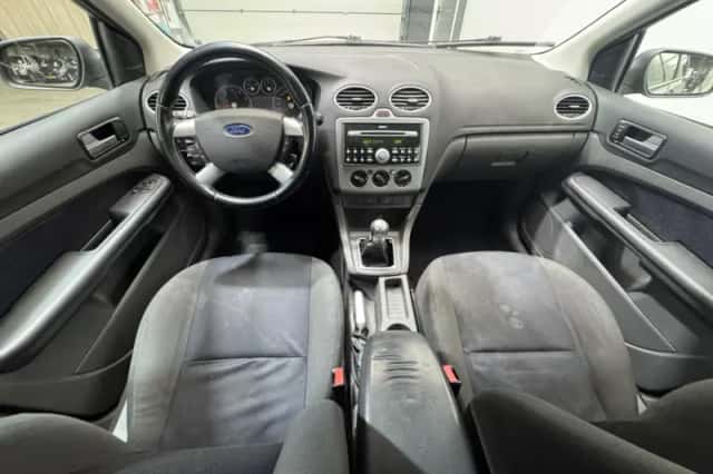 Ford Focus (2006) thumbnail 11