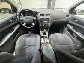 Ford Focus thumbnail 11