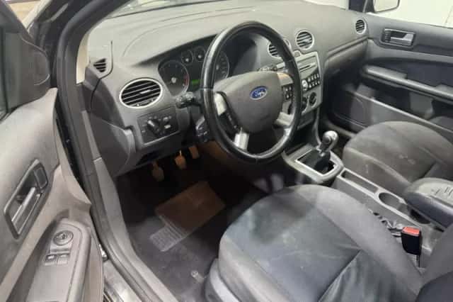 Ford Focus (2006) thumbnail 10