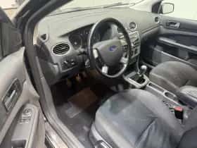 Ford Focus thumbnail 10