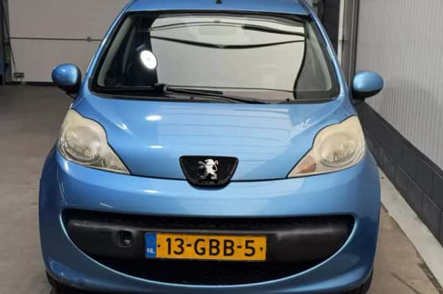 Peugeot 107 (2008) thumbnail 2