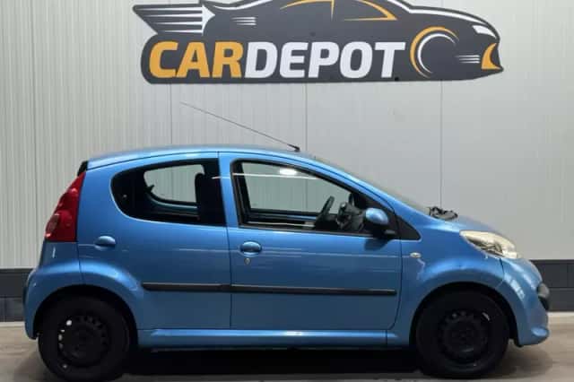 Peugeot 107 (2008) thumbnail 4