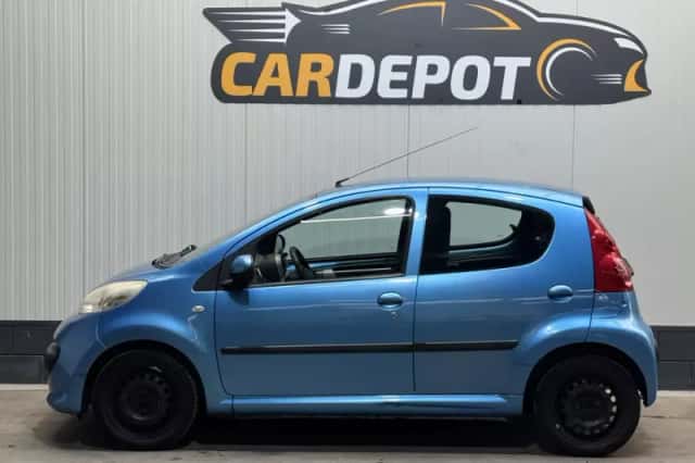 Peugeot 107 (2008) thumbnail 8