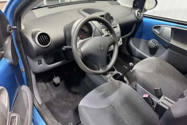 Peugeot 107 (2008) thumbnail 10