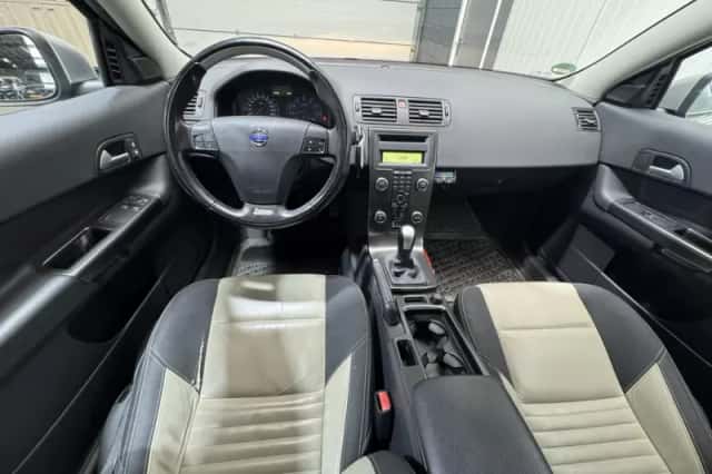 Volvo C30 (2011) thumbnail 11
