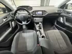 Peugeot 308 (2016) thumbnail 11