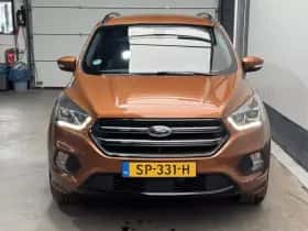 Ford Kuga (2018) thumbnail 2