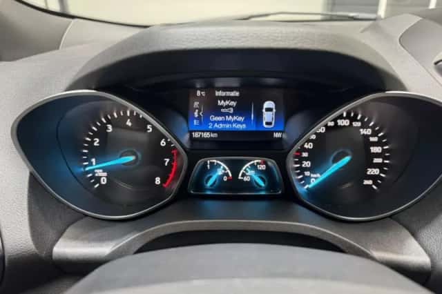 Ford Kuga (2018) thumbnail 15