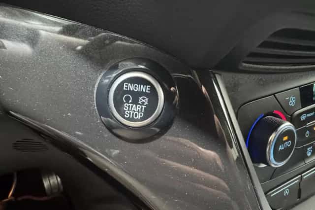 Ford Kuga (2018) thumbnail 17