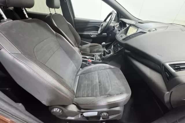 Ford Kuga (2018) thumbnail 19