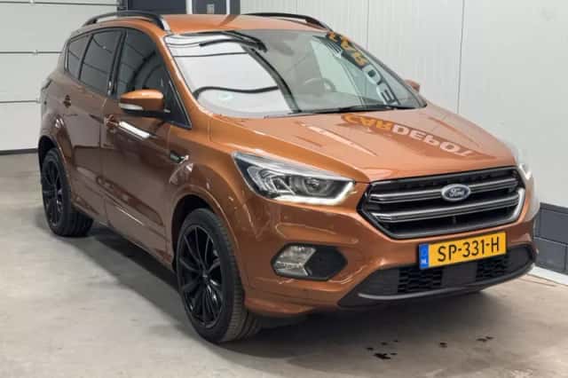 Ford Kuga (2018) thumbnail 3