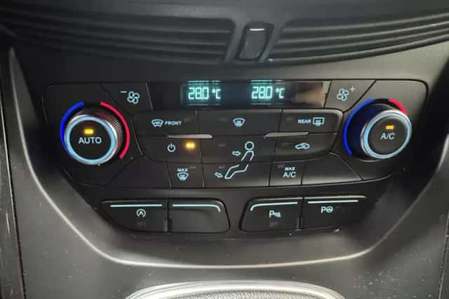 Ford Kuga (2018) thumbnail 22