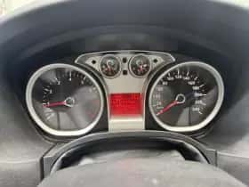 Ford Focus (2010) thumbnail 12