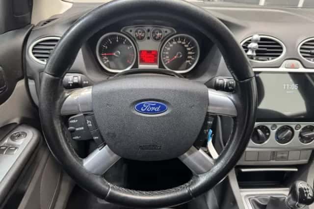 Ford Focus (2010) thumbnail 16