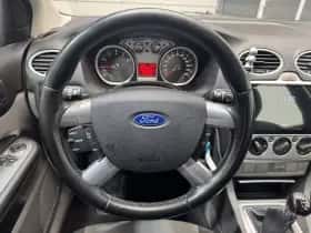 Ford Focus (2010) thumbnail 16