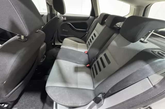 Ford Focus (2010) thumbnail 17
