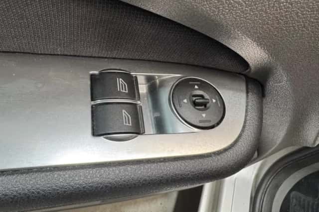 Ford Focus (2010) thumbnail 20