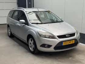 Ford Focus (2010) thumbnail 3