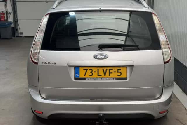 Ford Focus (2010) thumbnail 6