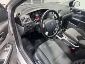 Ford Focus (2010) thumbnail 10