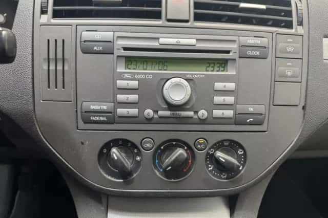 Ford Focus (2006) thumbnail 18