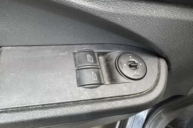 Ford Focus (2006) thumbnail 21