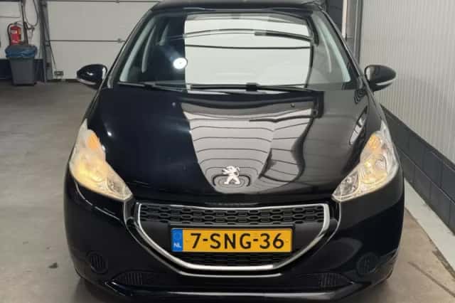 Peugeot 208 (2013) thumbnail 2