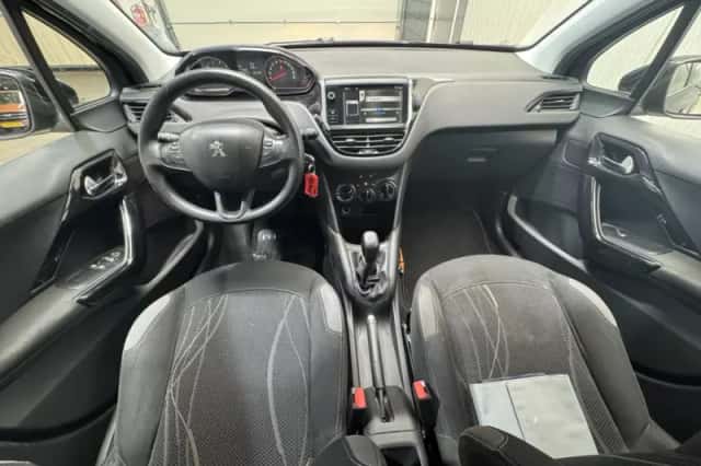 Peugeot 208 (2013) thumbnail 11
