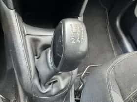 Peugeot 208 (2013) thumbnail 12