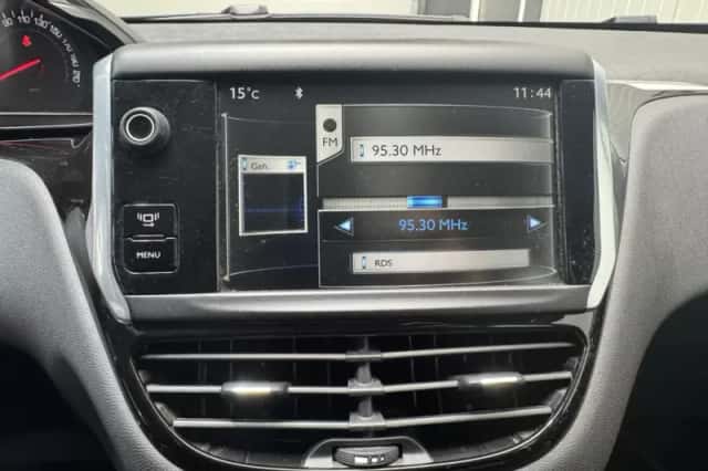 Peugeot 208 (2013) thumbnail 14