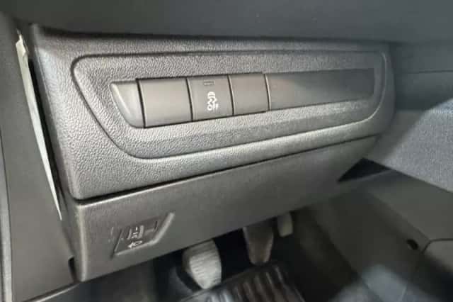 Peugeot 208 (2013) thumbnail 21
